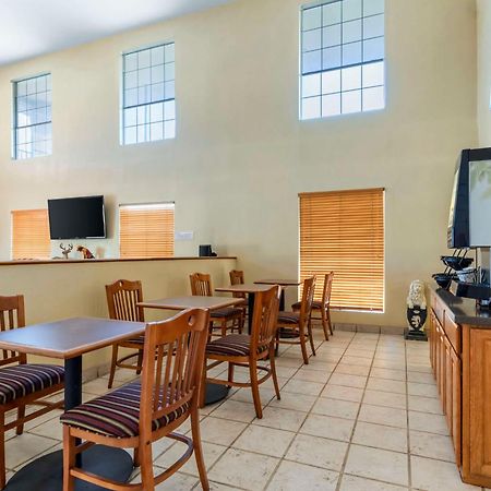 Best Western Executive Inn Hallettsville Buitenkant foto