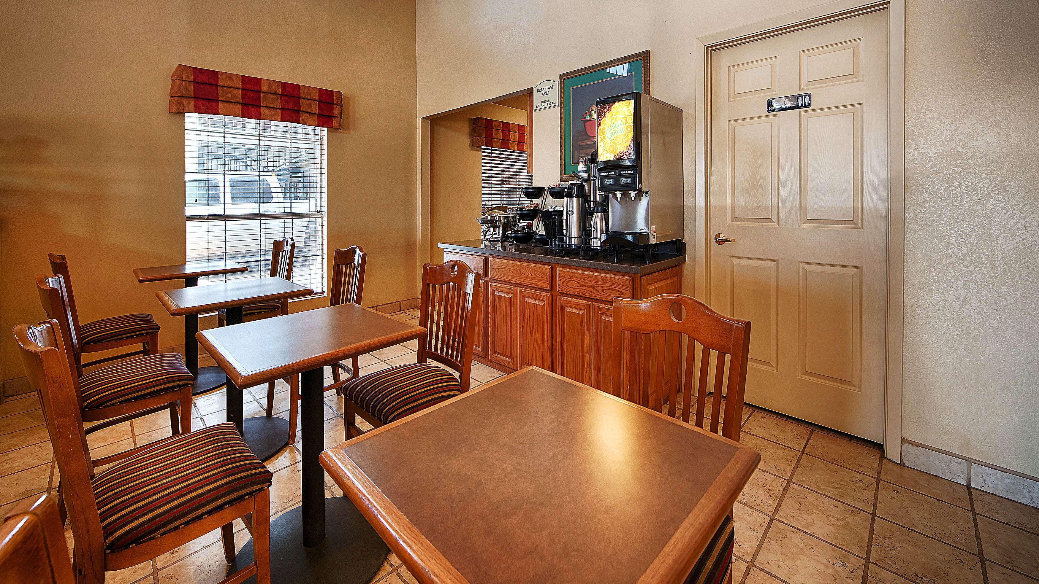 Best Western Executive Inn Hallettsville Buitenkant foto