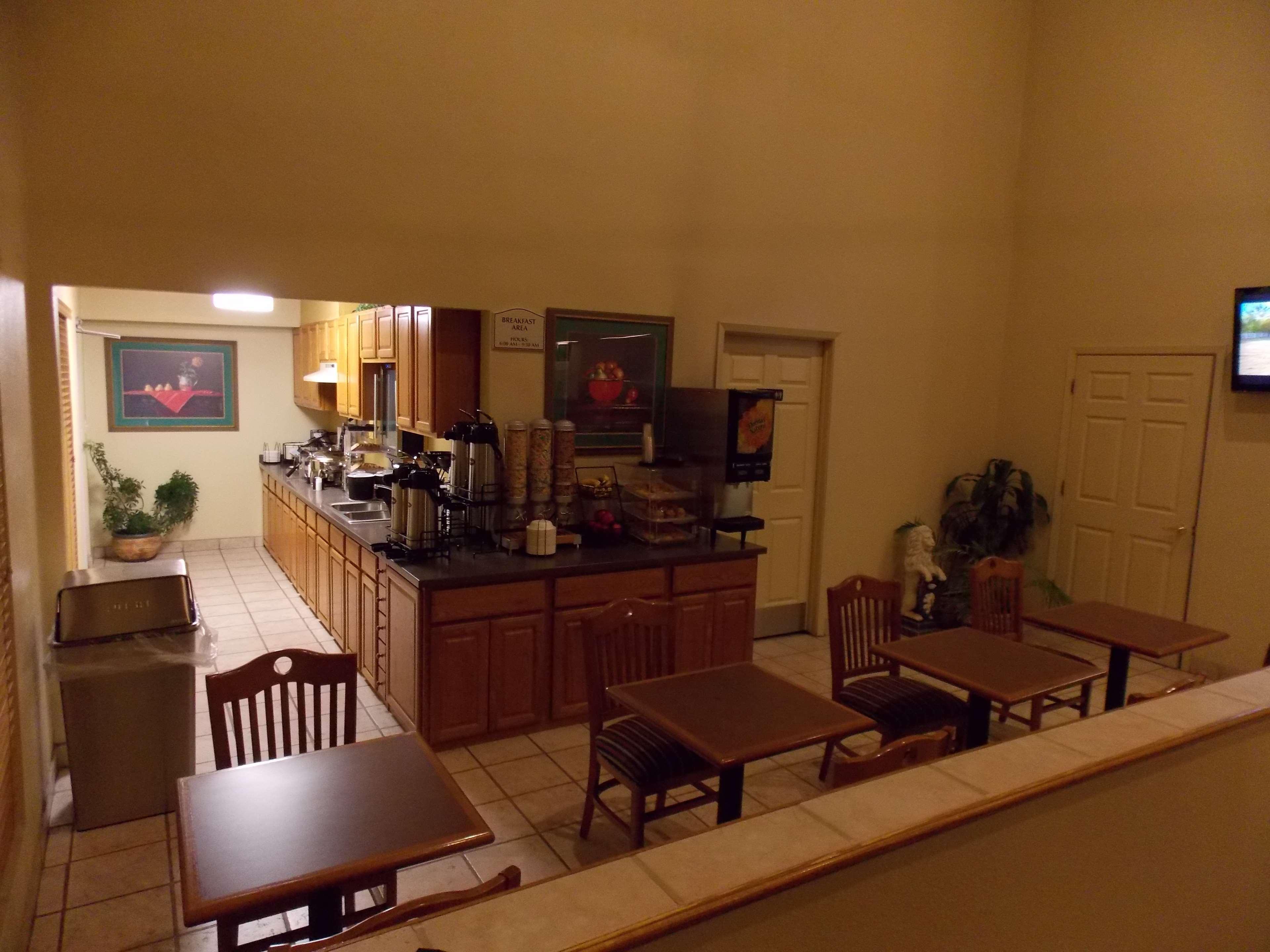 Best Western Executive Inn Hallettsville Buitenkant foto