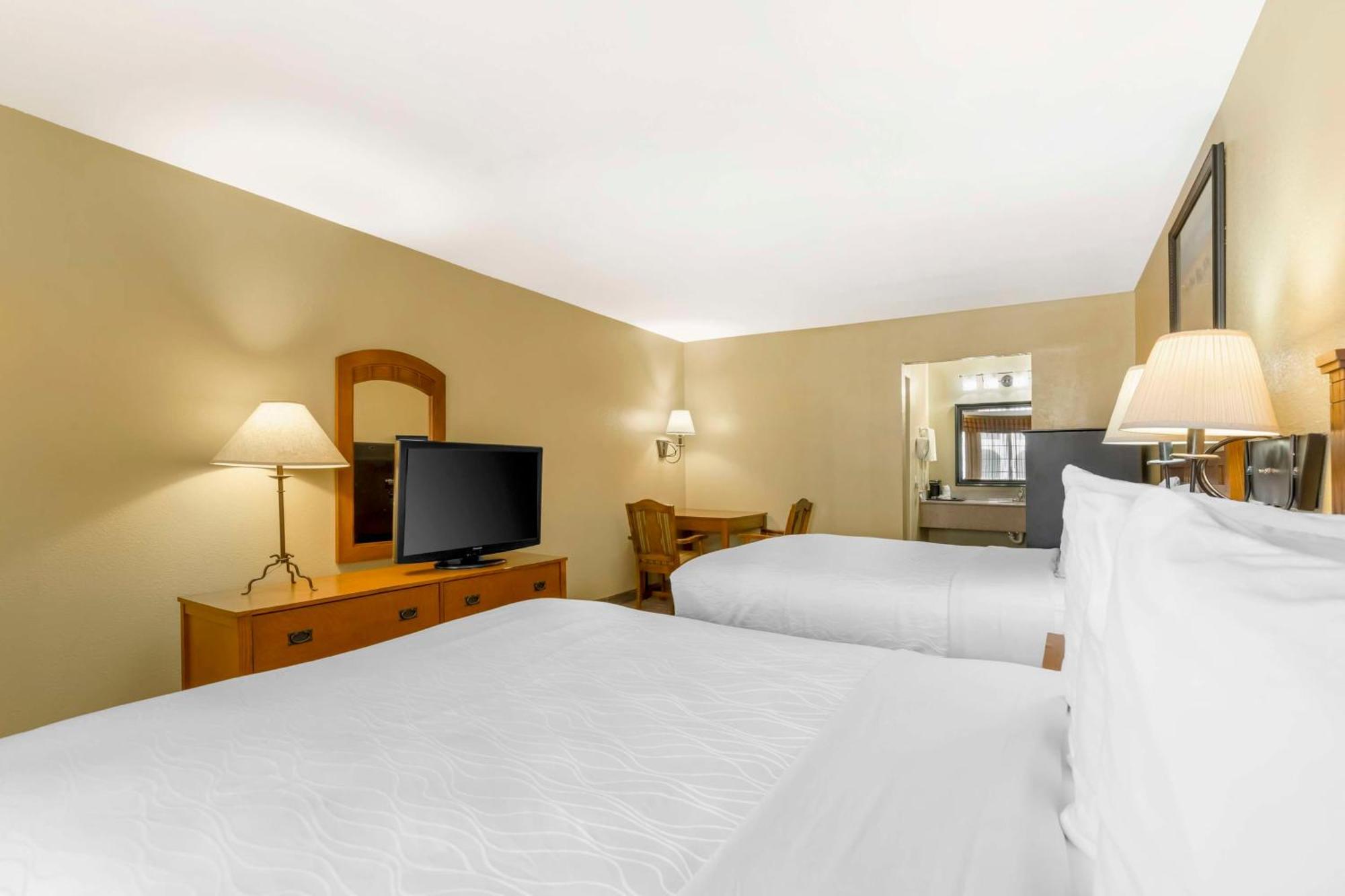 Best Western Executive Inn Hallettsville Buitenkant foto